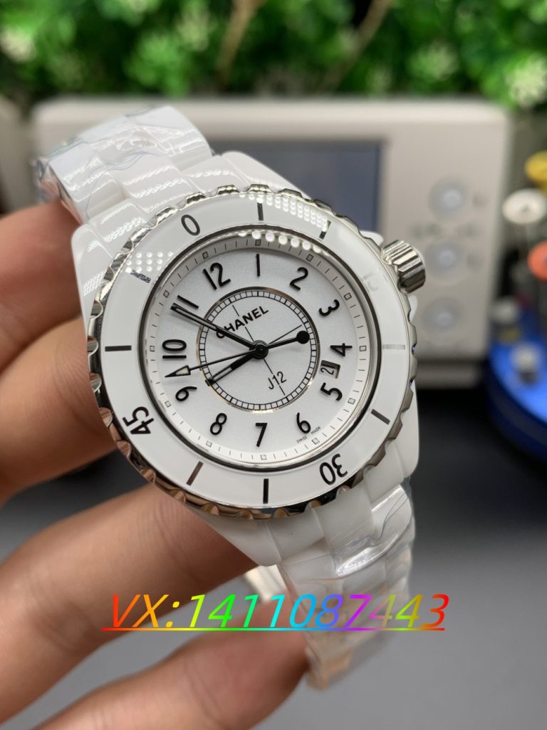 為何女人鐘情石英表,男人偏愛機(jī)械表