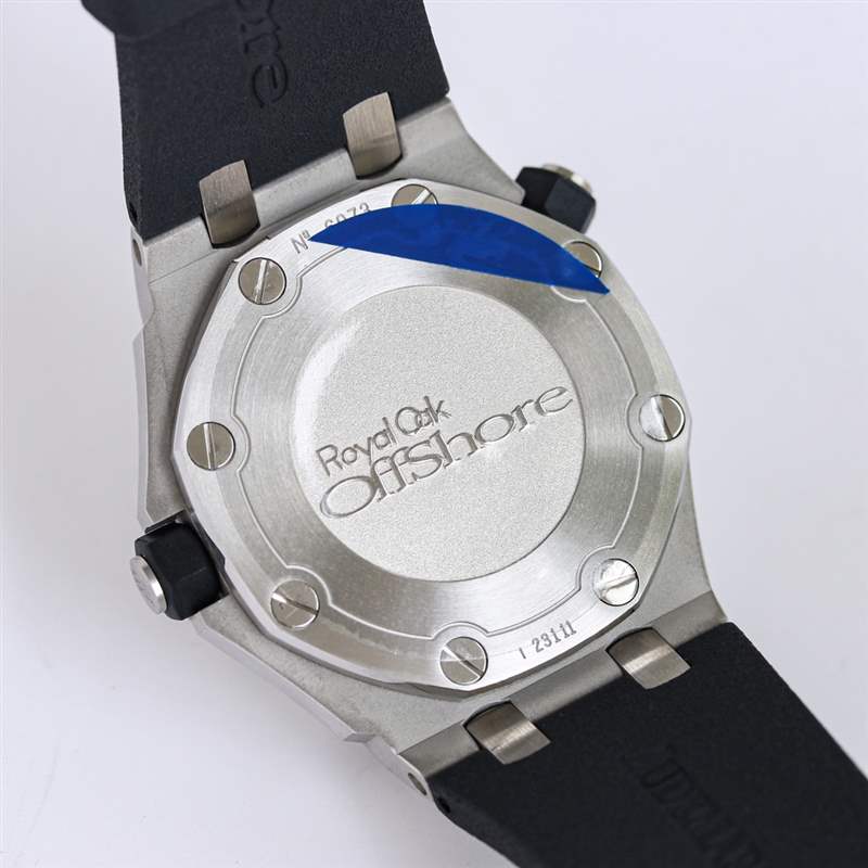 W預算帝舵與歐米茄該如何抉擇？"