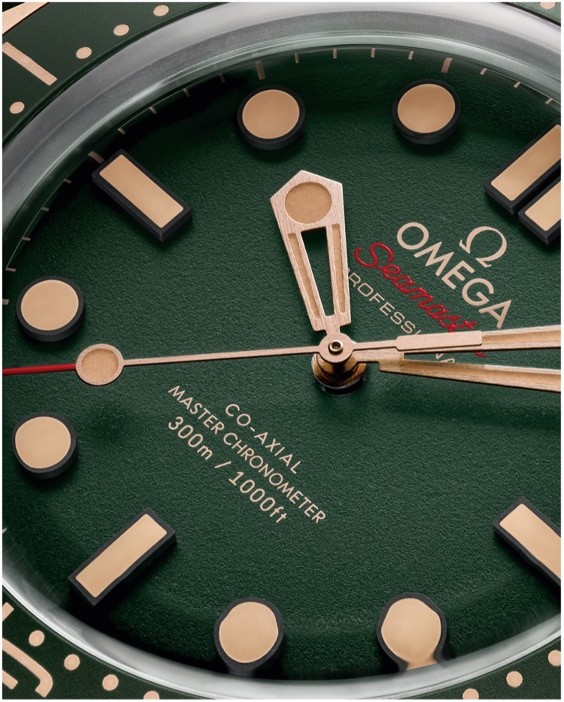 歐米茄全新力作:海馬300米潛水表金屬款,演繹鈦與青銅金的傳奇交響