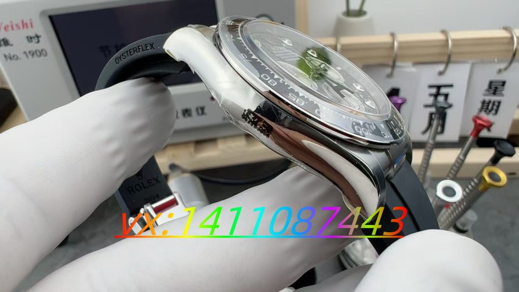 VS新品配重鉆刻黑盤4131機芯做工評測?