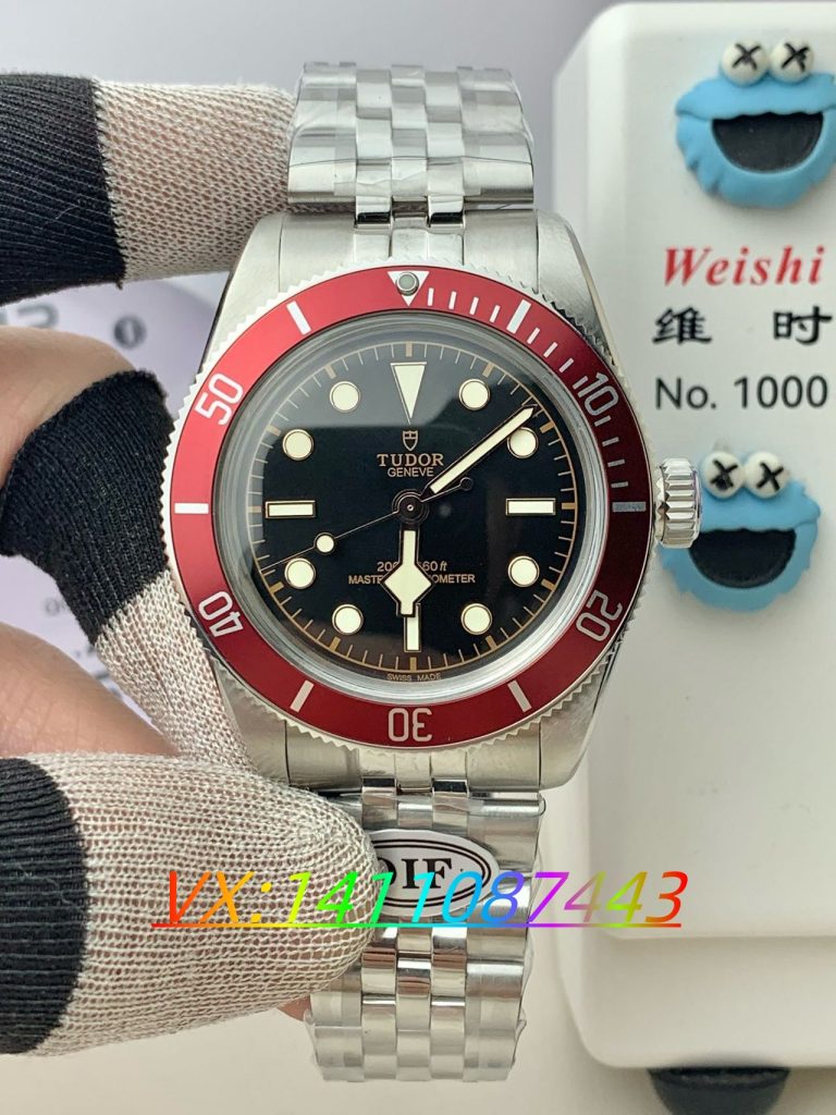 DIF帝舵碧灣三代小紅盾41mm五珠鏈腕表評測:經(jīng)典復(fù)古的現(xiàn)代演繹?