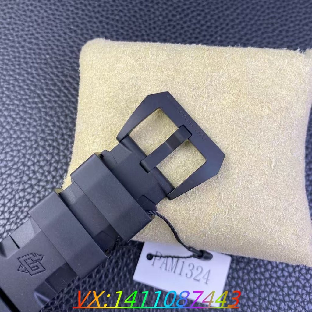 VS廠沛納海Pam1324評測:碳纖維材質打造的獨特魅力?