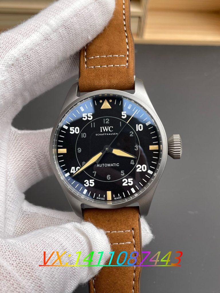 M+廠飛行員噴火戰(zhàn)機(jī)腕表評測:43mm尺寸的魅力與實(shí)力?