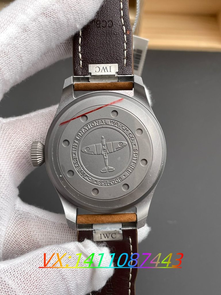 M+廠飛行員噴火戰(zhàn)機(jī)腕表評測:43mm尺寸的魅力與實(shí)力?