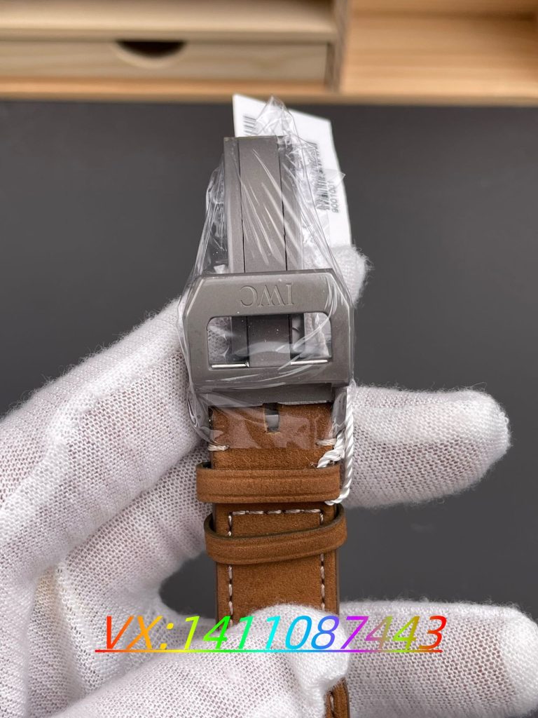 M+廠飛行員噴火戰(zhàn)機(jī)腕表評測:43mm尺寸的魅力與實(shí)力?