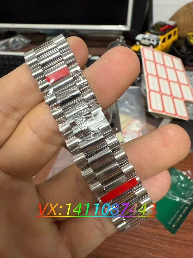 VS廠勞力士腕表搭載丹東3235一體機(jī)芯深度評測